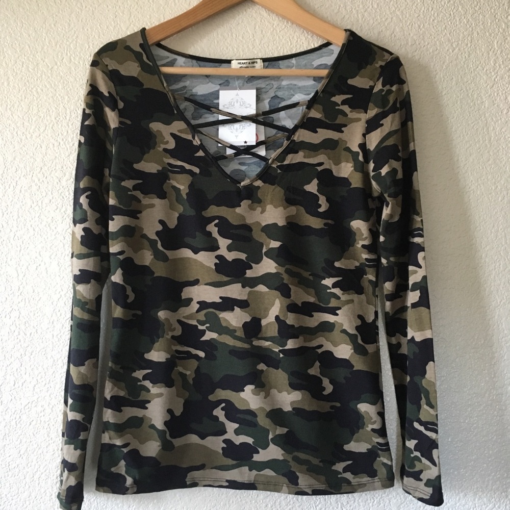 Camo print lace-up v-neck top